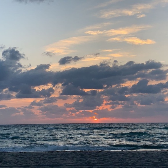 Meet your Posher, Caroline - Picture 1 of 1